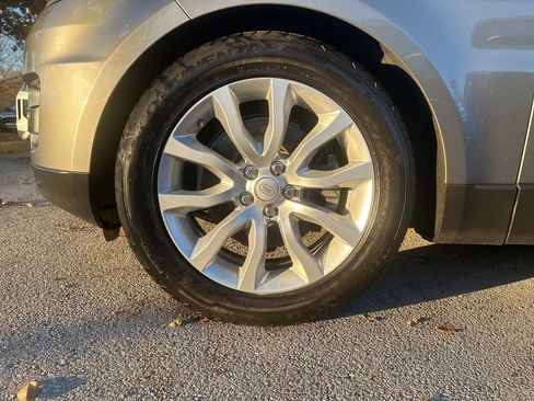 Used 2017 Land Rover Range Rover Sport HSE image 31