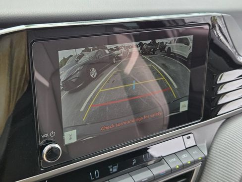 Used 2025 Toyota Camry SE FWD image 19