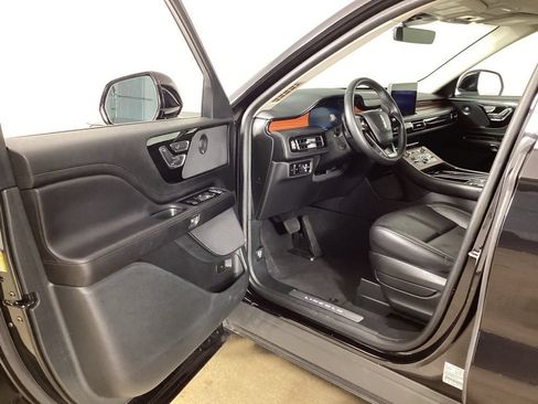 Used 2023 Lincoln Aviator Reserve w/ Equipment Group 201A AWD/4WD image 9