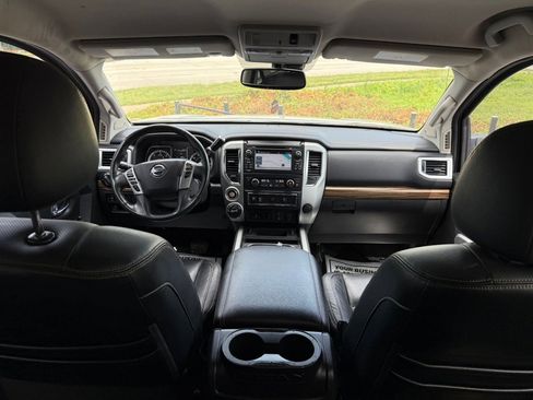 Used 2017 Nissan Titan SL image 36