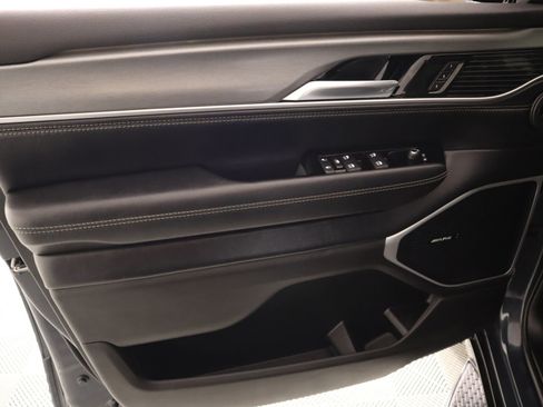 Used 2025 Jeep Wagoneer Series II w/ Premium Group I image 19