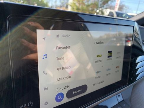 Used 2025 Toyota Camry SE image 24