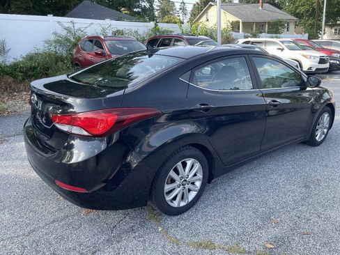 Used 2015 Hyundai Elantra SE w/ Option Group 03 FWD image 6