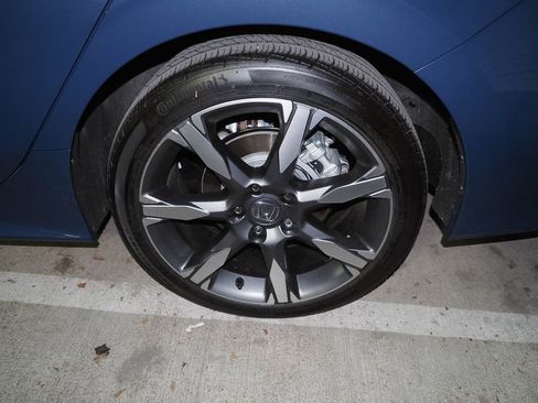 Used 2025 Honda Civic Sport Touring image 7