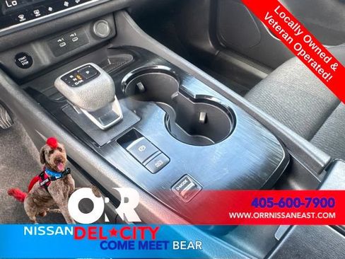 Used 2025 Nissan Rogue SV FWD image 27