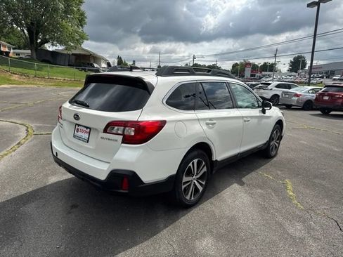 Used 2018 Subaru Outback 2.5i Limited AWD/4WD image 8