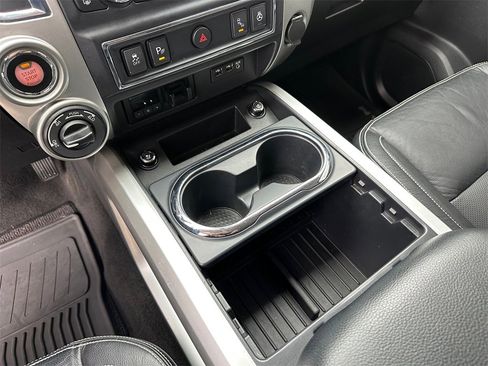 Used 2019 Nissan Titan PRO-4X w/ Pro-4x Convenience Package image 21