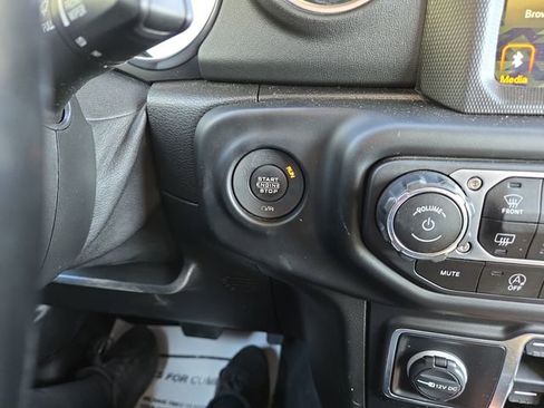 Used 2021 Jeep Gladiator Overland w/ Uconnect 4C Nav & Sound Group AWD/4WD image 23