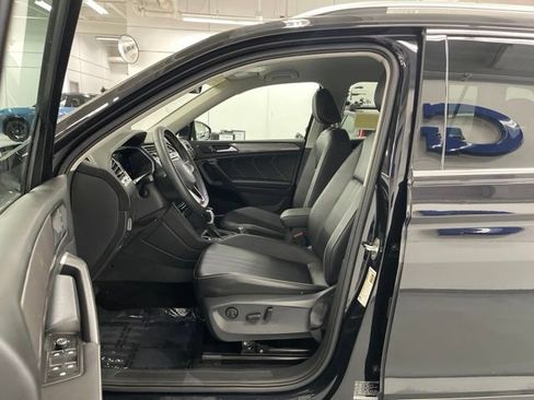 Used 2024 Volkswagen Tiguan SE AWD/4WD image 7