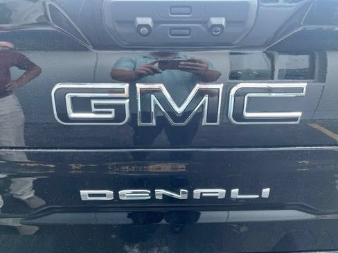 Used 2023 GMC Sierra 1500 Denali w/ Denali Reserve Package AWD/4WD image 9