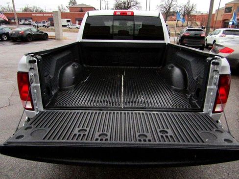 Used 2018 RAM 1500 Classic SLT RWD image 9