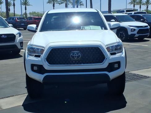 Used 2019 Toyota Tacoma TRD Off-Road AWD/4WD image 2