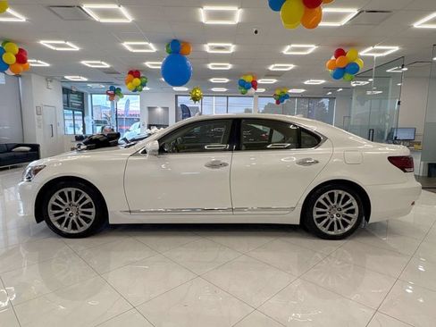 Used 2015 Lexus LS 460 w/ Comfort Package RWD image 4