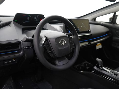 Used 2025 Toyota Prius AWD image 18