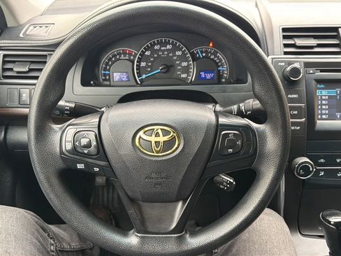 Used 2015 Toyota Camry LE FWD image 10