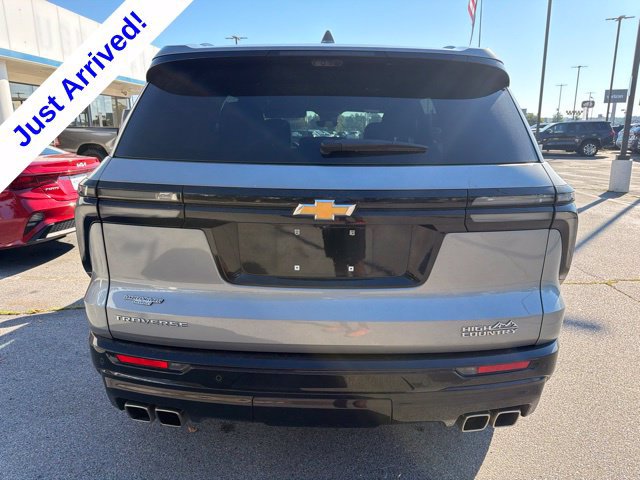 Used 2025 Chevrolet Traverse High Country FWD image 4