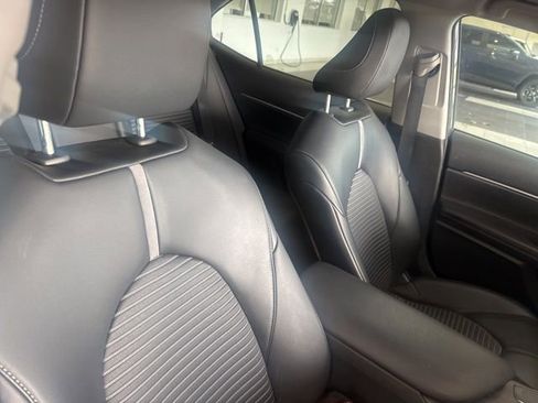 Used 2022 Toyota Camry SE FWD image 21