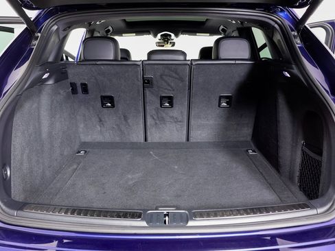 Used 2025 Porsche Macan image 13