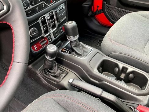 Used 2024 Jeep Wrangler Unlimited Rubicon w/ Safety Group AWD/4WD image 20