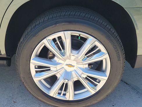 Used 2023 Chevrolet Tahoe High Country image 12