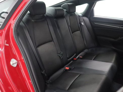 Used 2018 Honda Accord Sport image 14