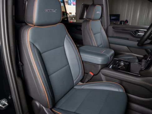 Used 2026 GMC Yukon AT4 w/ AT4 Premium Plus Package AWD/4WD image 22