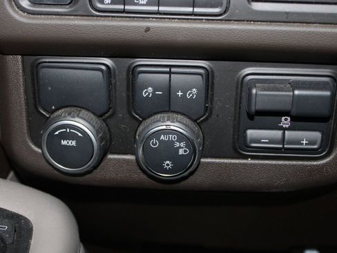 Used 2022 Chevrolet Tahoe LT w/ Luxury Package image 28