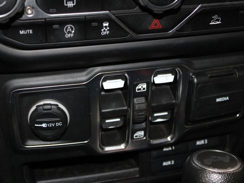 Used 2023 Jeep Wrangler Unlimited Sport AWD/4WD image 31