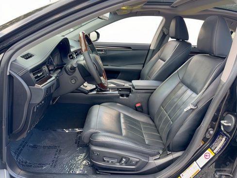 Used 2018 Lexus ES 350 w/ Ultra Luxury Package FWD image 14