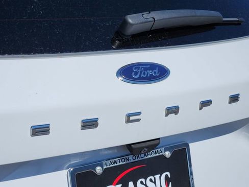 Used 2022 Ford Escape SEL image 11