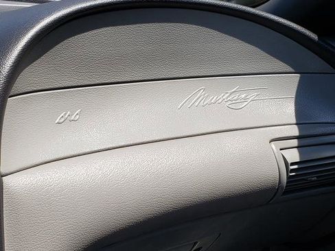 Used 2000 Ford Mustang Convertible RWD image 25