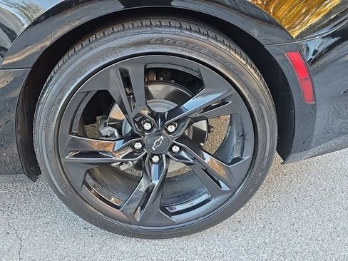Certified 2020 Chevrolet Camaro LT RWD image 7