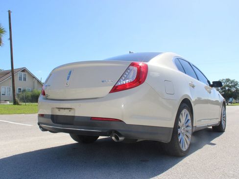 Used 2014 Lincoln MKS w/ Equipment Group 101A FWD image 32