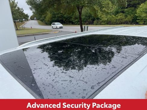 Used 2024 GMC Yukon XL Denali image 13