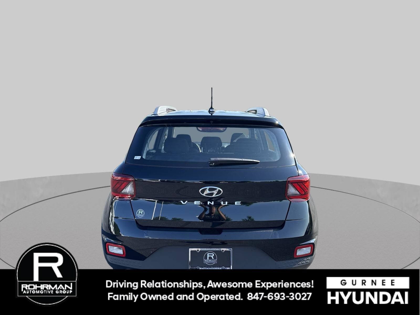 Used 2026 Hyundai Venue SEL FWD image 8