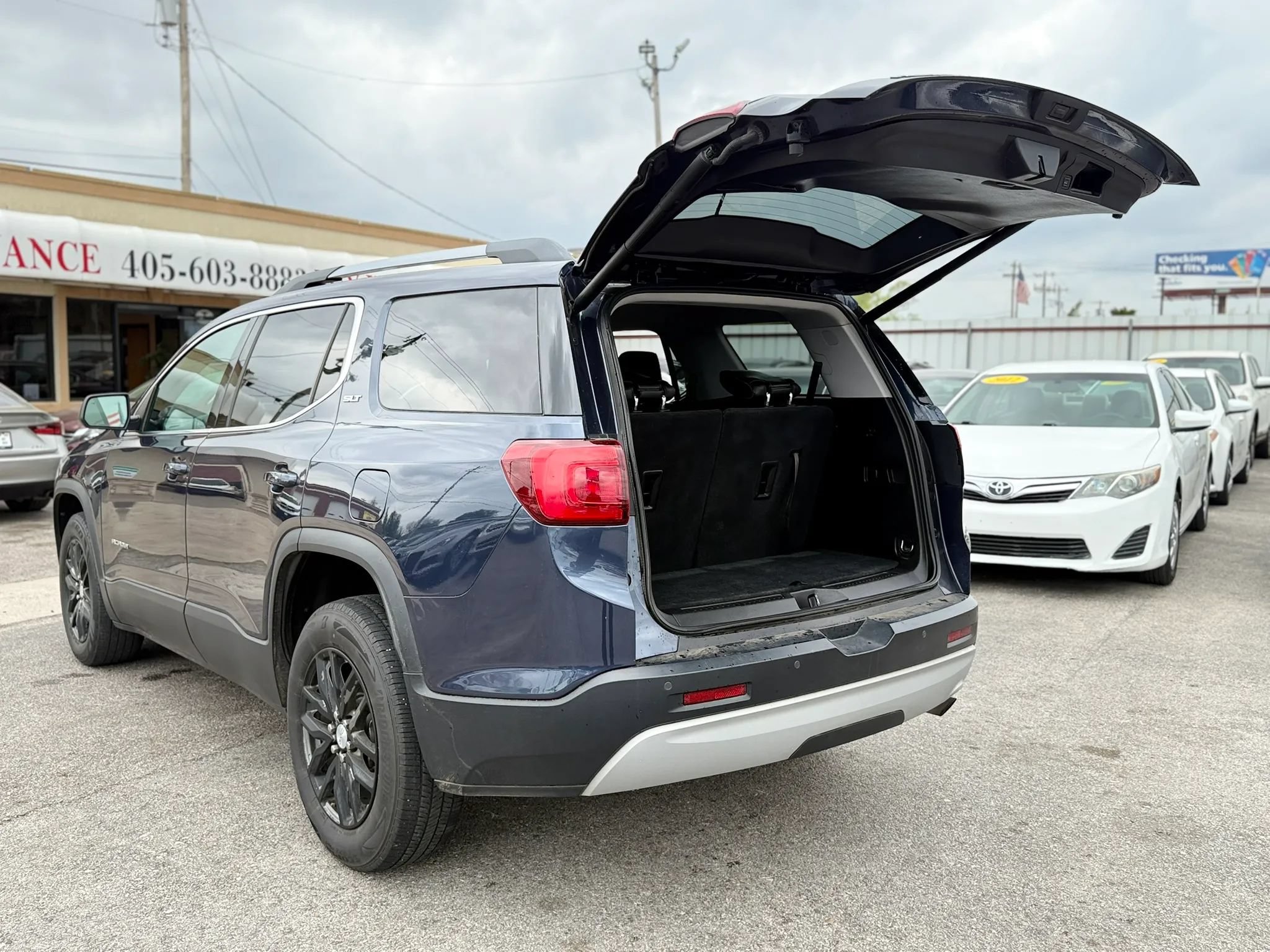 Used 2019 GMC Acadia SLT FWD image 11
