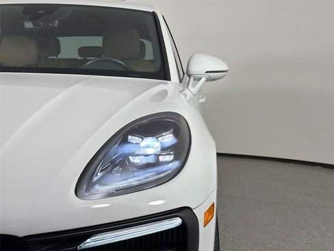 Certified 2023 Porsche Macan S AWD/4WD image 15