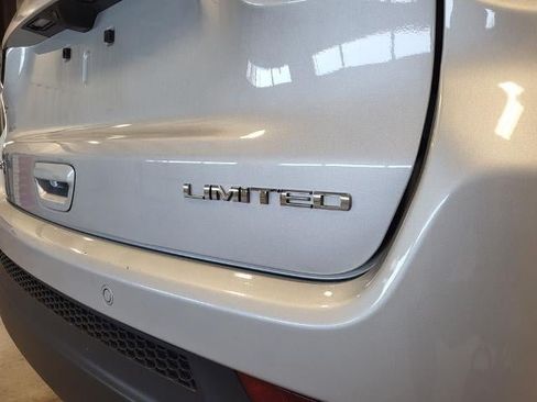 Used 2025 Jeep Compass Limited AWD/4WD image 12