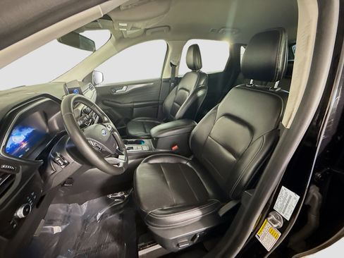 Used 2021 Ford Escape Titanium image 22