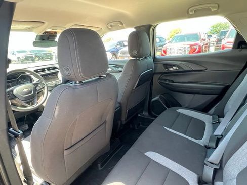 Used 2021 Chevrolet TrailBlazer LS FWD image 11