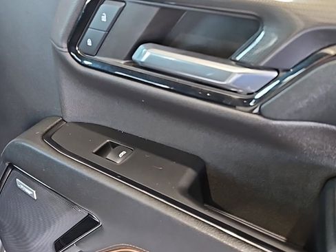 Used 2024 GMC Sierra 2500 AT4 image 14