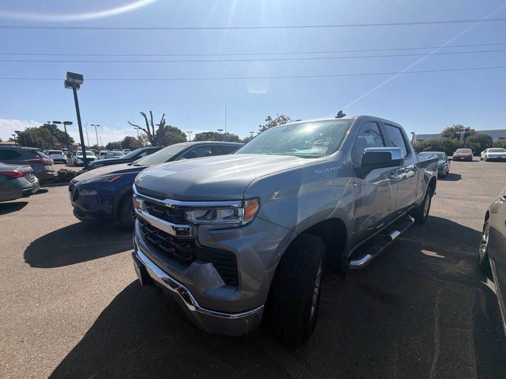 Used 2024 Chevrolet Silverado 1500 LT w/ Protection Package RWD image 3