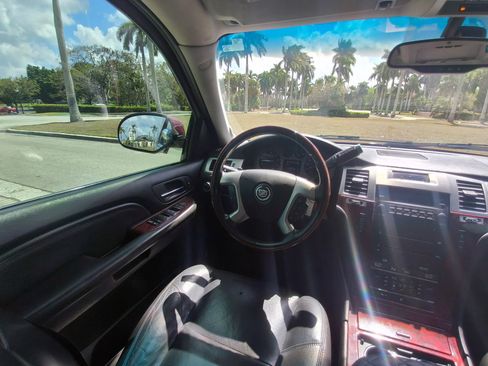 Used 2007 Cadillac Escalade AWD image 24