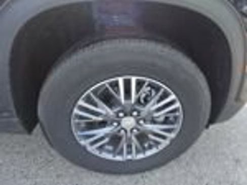 Used 2026 Chevrolet Traverse LT FWD image 23