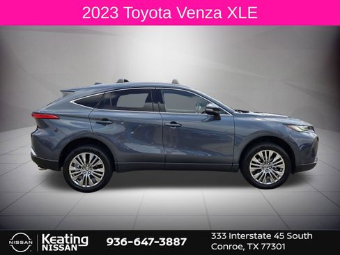 Used 2023 Toyota Venza XLE AWD/4WD image 2