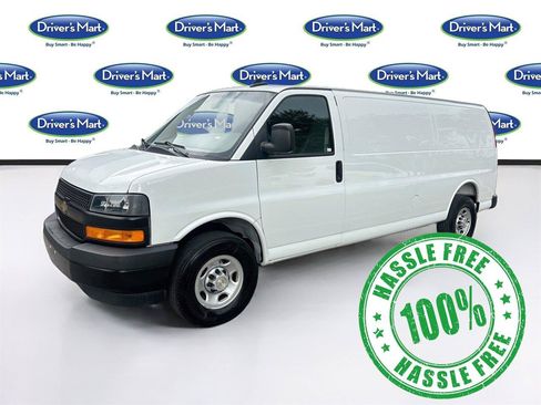 Used 2025 Chevrolet Express 3500 Extended w/ Driver Convenience Package RWD image 3