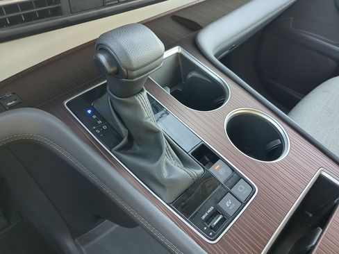 Used 2024 Toyota Sienna LE image 25