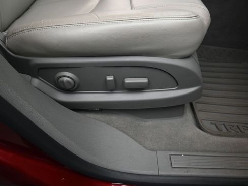 Used 2016 Chevrolet Traverse LT image 17