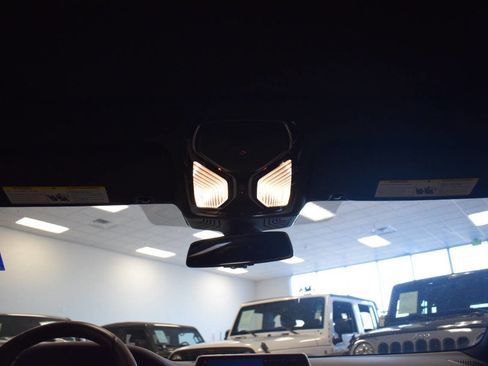 Used 2020 BMW 740i w/ M Sport Package image 46