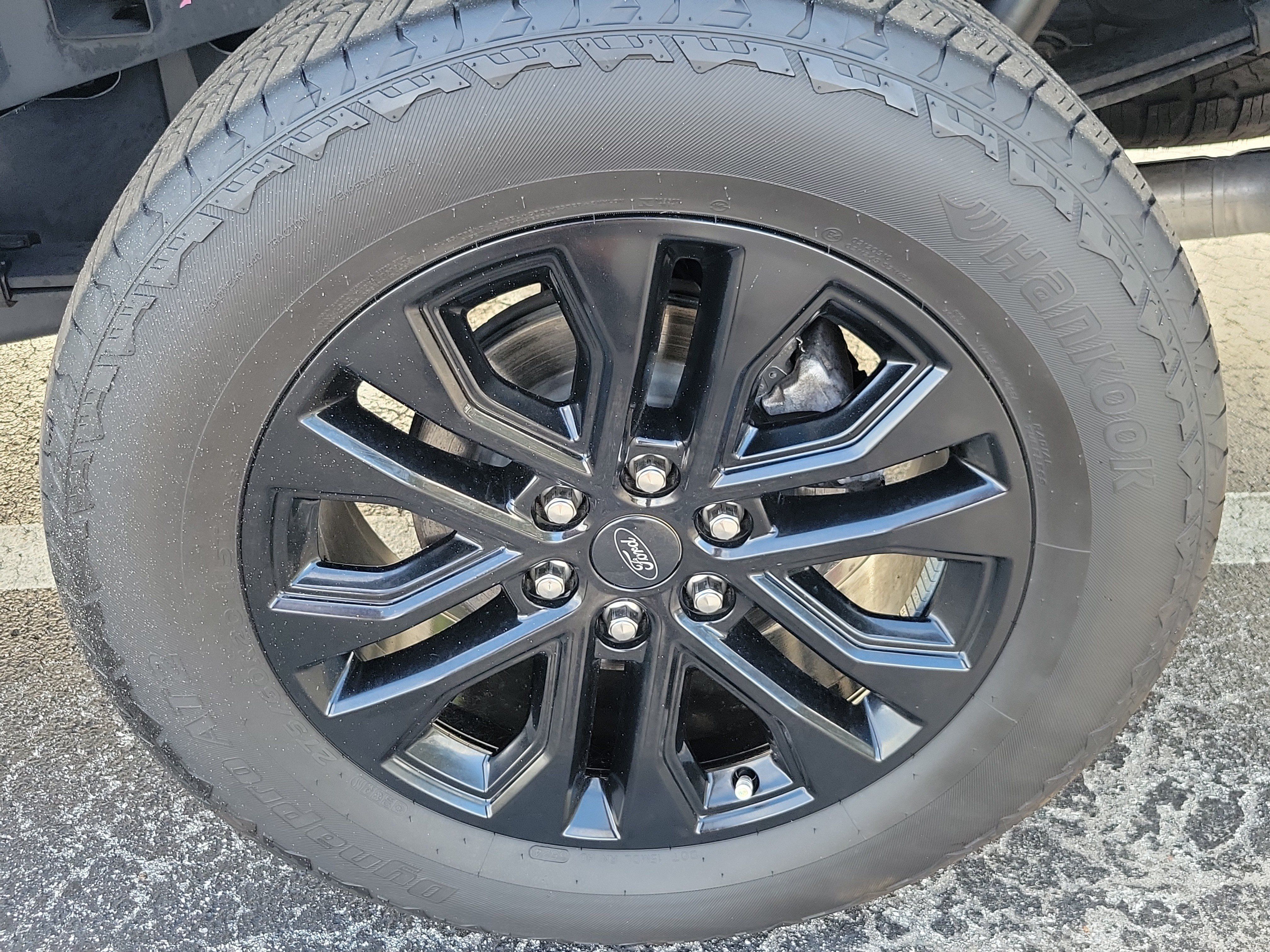 Used 2025 Ford F150 Lariat w/ Equipment Group 501A Mid AWD/4WD image 7